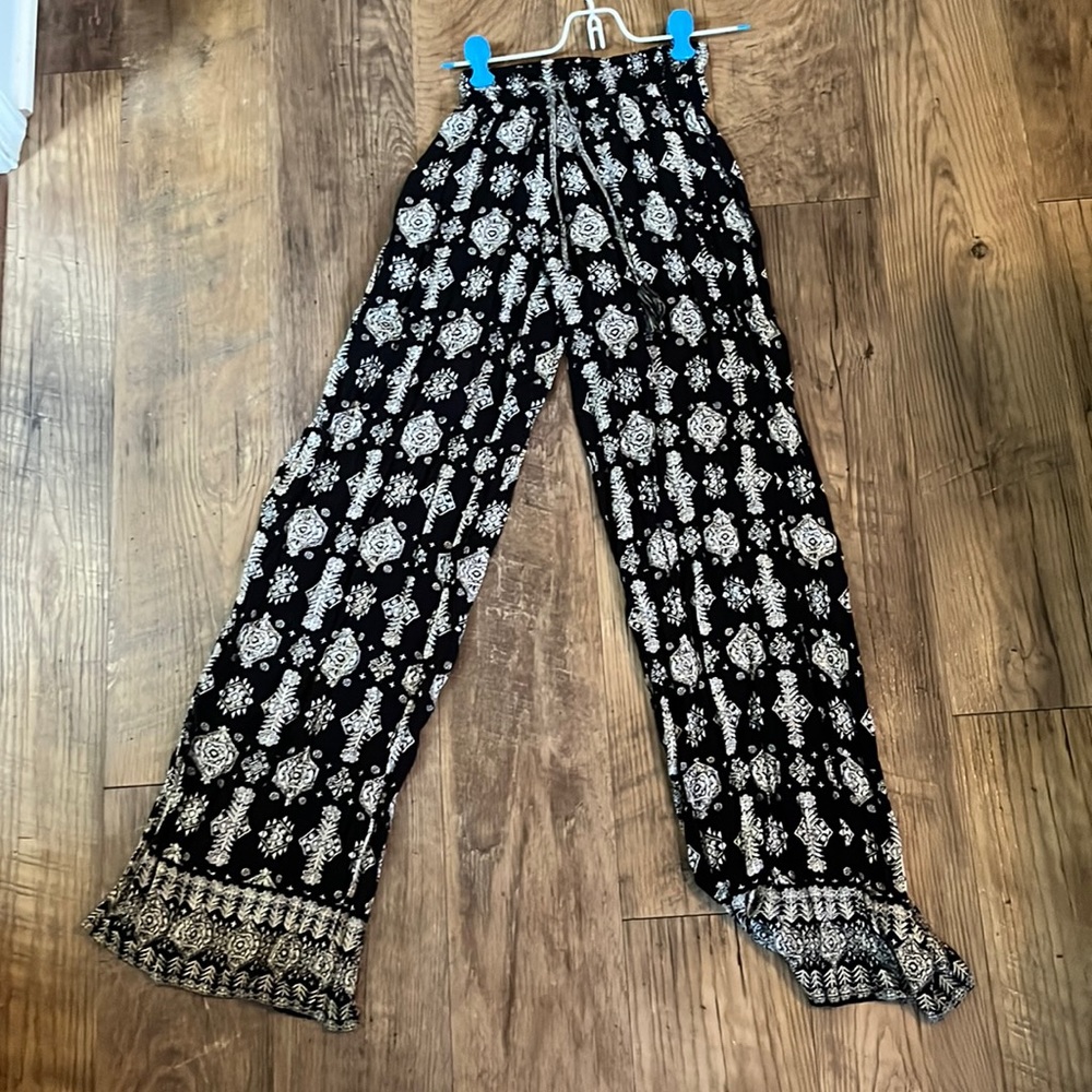 Black and white Flowy pants.